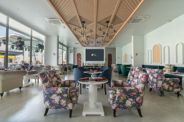 Castaway Restaurant, Café & Pool Bar